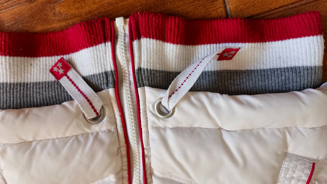 #Çocuk yelek mont #Lcv yenidir, altta çok ufak leke. - Görsel 5