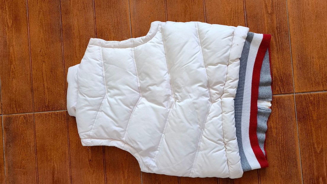 #Çocuk yelek mont #Lcv yenidir, altta çok ufak leke. - Görsel 4