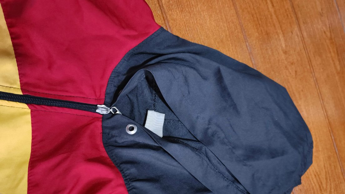 #Erkek yelek mont..Galatasaray..Koltuk ucu sökük, dikilir.. - Görsel 4