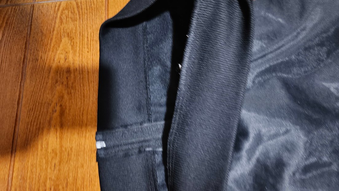 #Adidas mont Kol ucu ufak özür ve yan cep fermuarın biri bozuk.. - Görsel 2