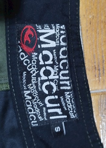 #Şık şort..Ön yapışkan arkası az sökük, dikilir..Eni çekilince - Görsel 6