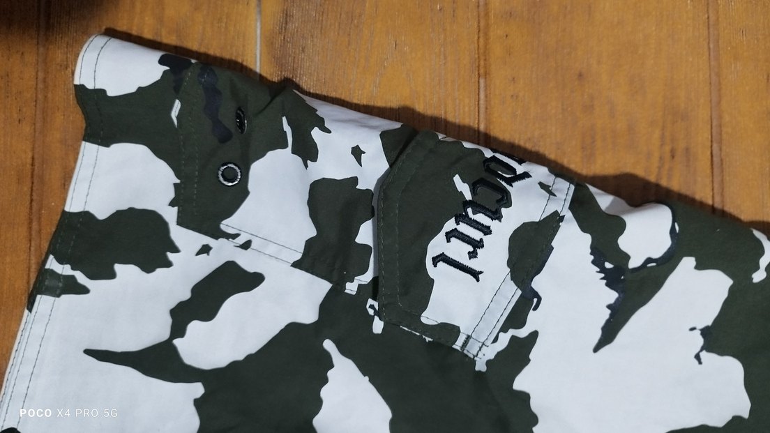 #Şık şort..Ön yapışkan arkası az sökük, dikilir..Eni çekilince - Görsel 5