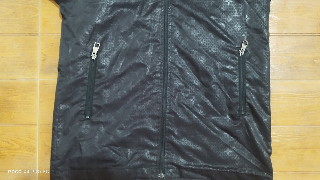 #Kadın yağmurluk mont ...Louis Vuitton - Görsel 2