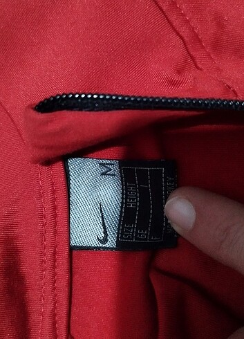 Nike ?BÜYÜK KIŞ İNDİRİMİ.. #Nike likralı spor mont.Kolunda