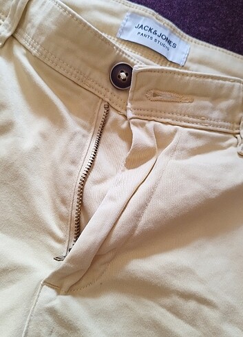 #jackjones bermuda pantolon ..Beli 40 Boyu 50..Daraltılmıştır.Fa