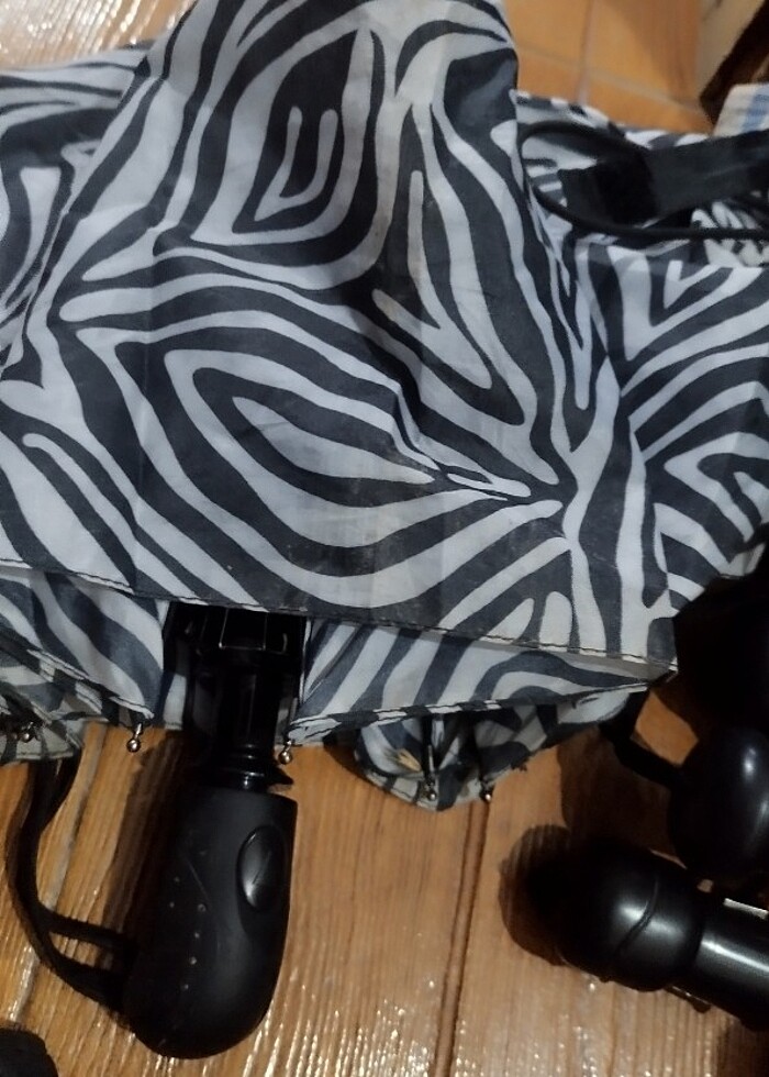 Şemsiye..Her renk onlarca bulunur ..Yeni ve 2.eller..Uygun fiata - Görsel 2