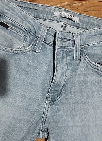 #Mavi jeans pantolon Eni çekilince 40 Boyu 94 Çokça gömlek, ber
