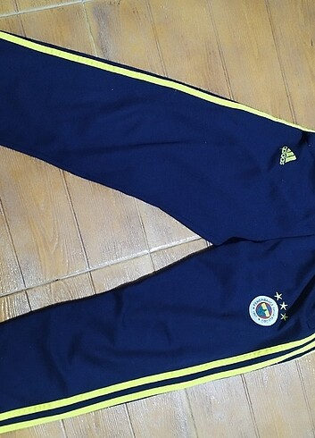 Adidas #Adidas Fenerbahçe eşofman..İpsiz ,takılır, yancepte ufak sökük 