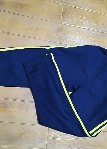 s Beden lacivert Renk #Adidas Fenerbahçe eşofman..İpsiz ,takılır, yancepte ufak sökük 