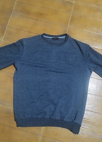 xl Beden gri Renk #Calvin Clein sweat..Eni çekilince 56 Boyu 65