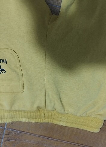 s Beden sarı Renk #Hummel eşofman altı. Eni çekilince 40 Boyu 95 ???????????? BÜYÜ