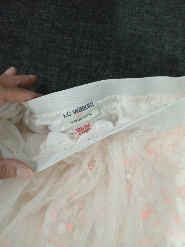 Kız Çocuk Beyaz Puantiyeli Fırfırlı Etek - Görsel 4