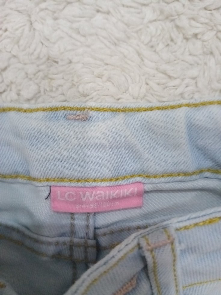 Kızlar için Beyaz Düğmeli Denim Şort - Görsel 2