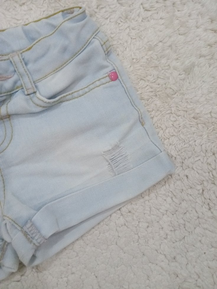 Kızlar için Beyaz Düğmeli Denim Şort - Görsel 4