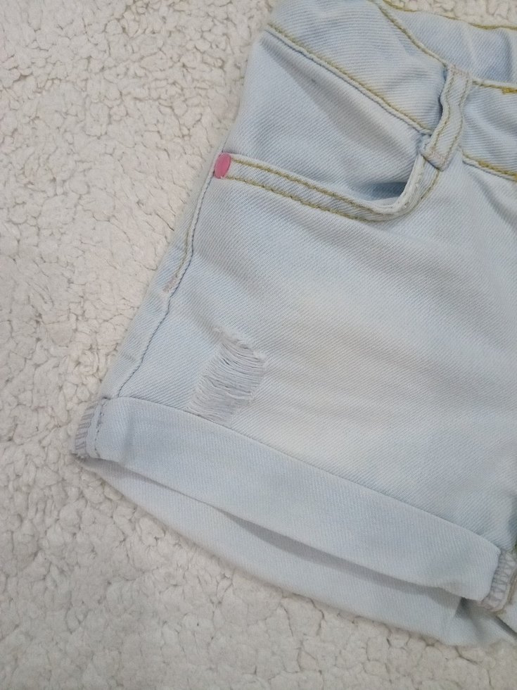 Kızlar için Beyaz Düğmeli Denim Şort - Görsel 5