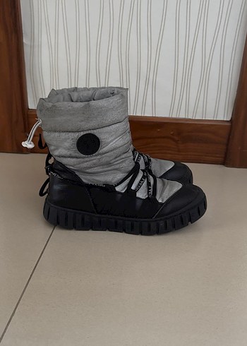 Kız çocuk bot - Görsel 3