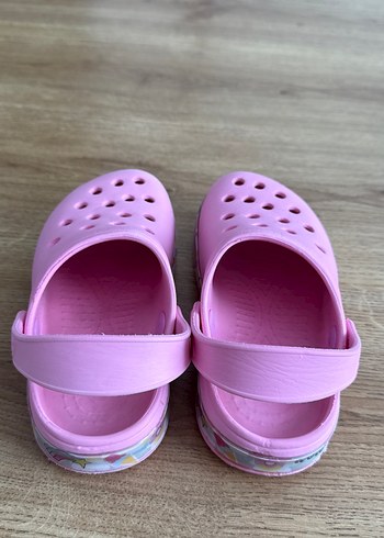 Kız Çocuk Pembe Cırt Cırtlı Terlik