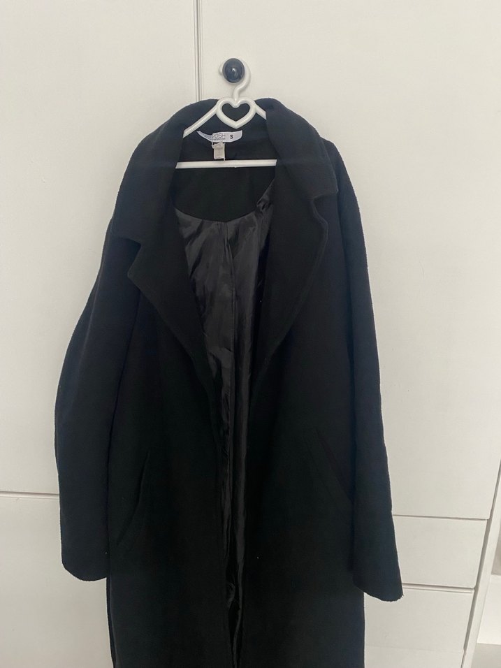 Siyah Uzun Yün Kadın Kaban - Görsel 2