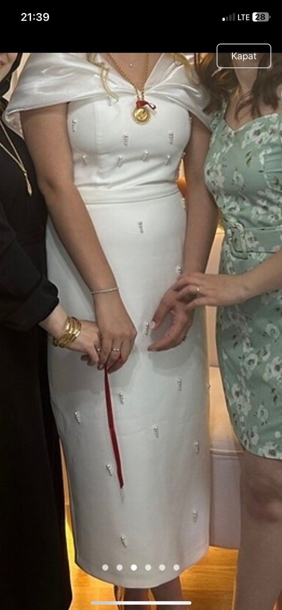 Drapeli Beyaz Straplez Uzun Abiye Elbise - Görsel 3