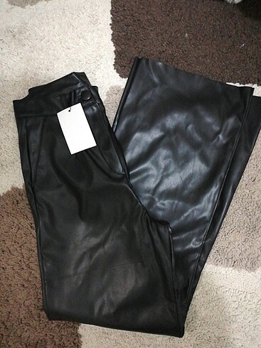 Deri pantalo
