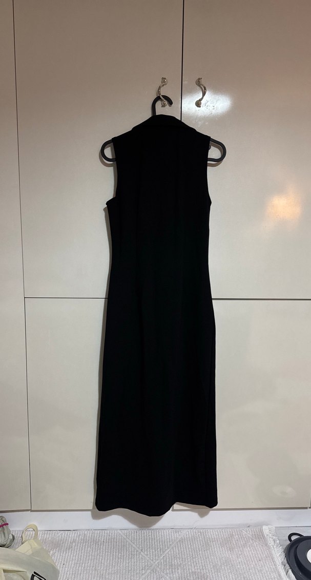 Siyah Yüksek Yakalı Fermuarlı Önü Kısa Uzun Elbise - Görsel 2