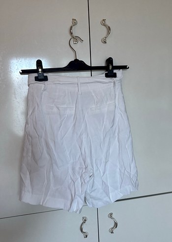 Kadın Beyaz Kemerli Keten Yüksek Bel Şort - Görsel 5