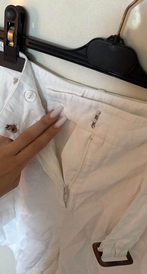 Kadın Beyaz Kemerli Keten Yüksek Bel Şort - Görsel 3