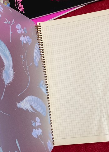 Mor Tüy Desenli Spiralli Defter - Görsel 2