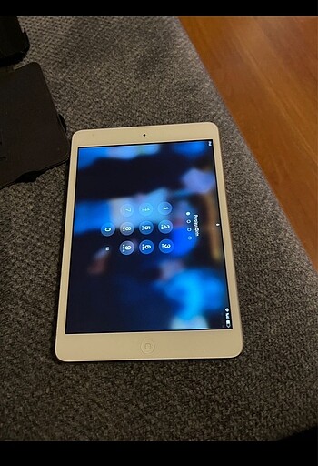 İPad mini 2 nesil muhteşem temiz kutusu ve orijinal şarj aleti y