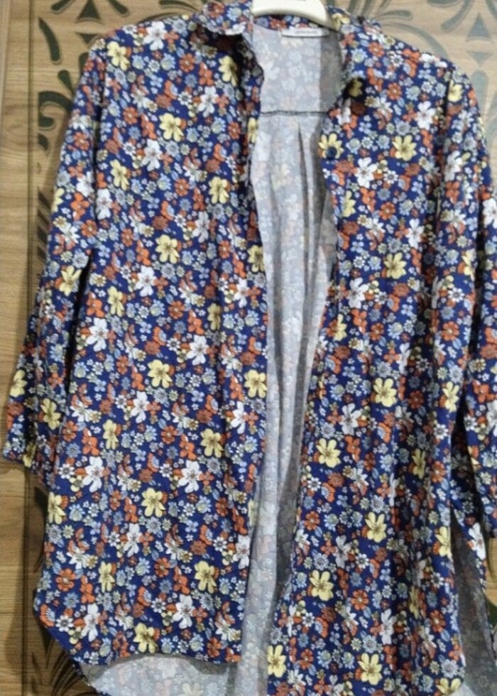 Temiz çok az giyilmiş gömlek - Görsel 2