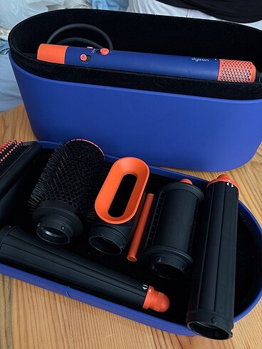 Dyson airwrap