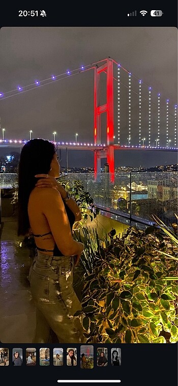 BERSHKA BOYUNDAN BAĞLAMALI ÜST