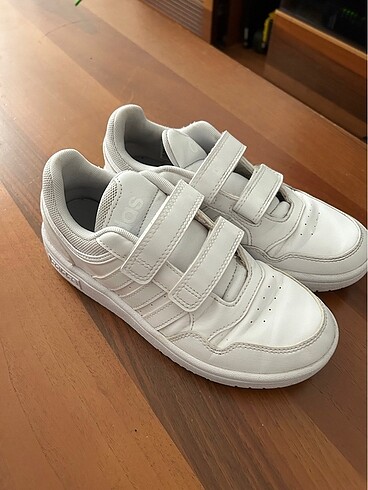 35 Beden beyaz Renk Adidas spor ayakkabı