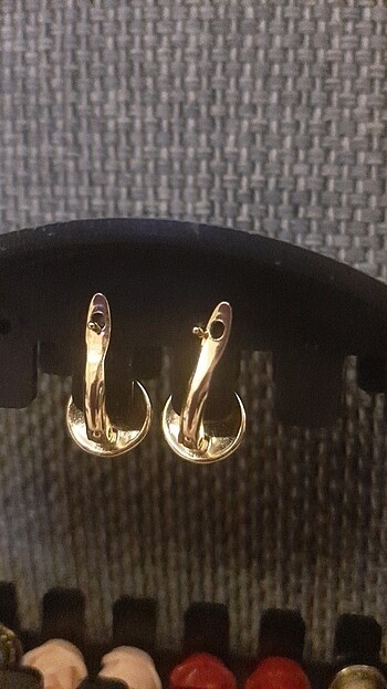 Gold taşlı küpe
