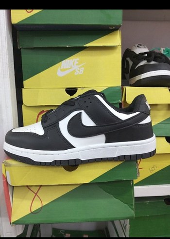 Siyah Beyaz Nike SB Sneakers