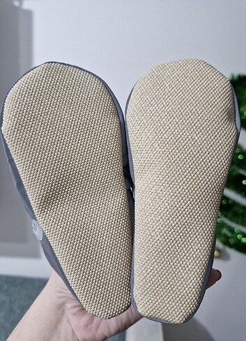 Işıkta parlayan kaydırmaz patik  - Görsel 2