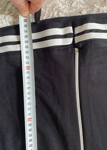 Kadın Siyah Uzun Fermuarlı Ceket 48 beden yazıyor. Ama M l uyuml - Görsel 6