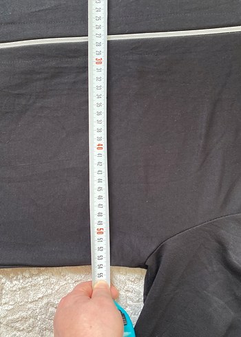 Kadın Siyah Uzun Fermuarlı Ceket 48 beden yazıyor. Ama M l uyuml - Görsel 5