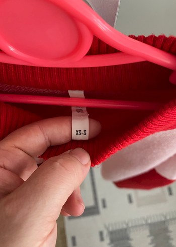 Kırmızı Pembe Renk Bloklu Kısa Triko Kazak - Görsel 2