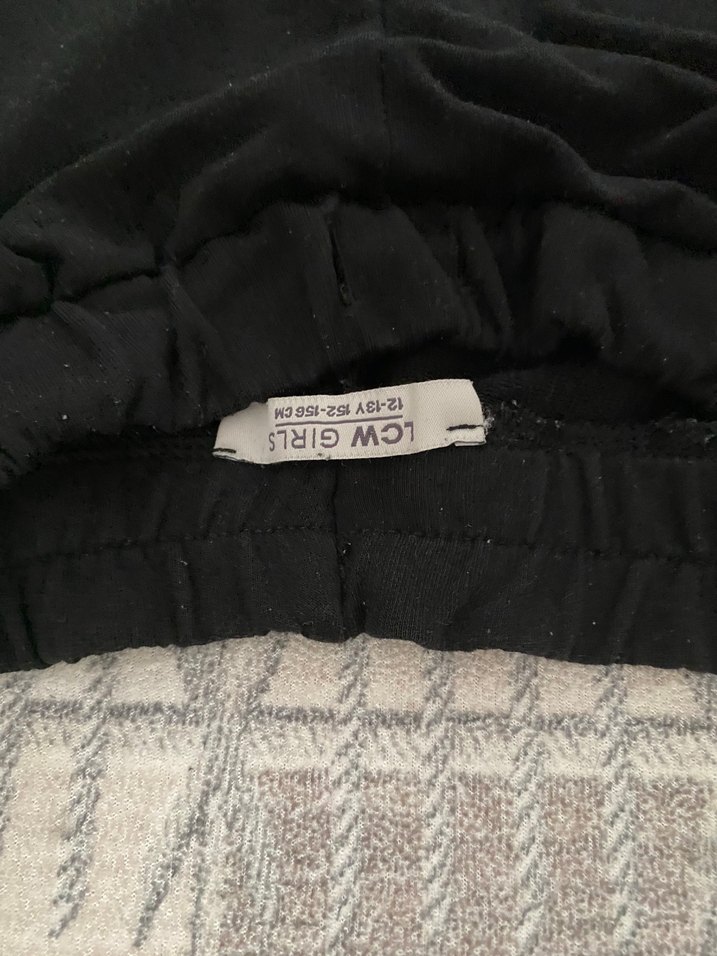 Kız çocuk Siyah Pamuklu Rahat Kesim Şort - Görsel 2