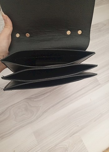 Zincir Detaylı Siyah Deri Yılan Desenli Çanta - Görsel 3