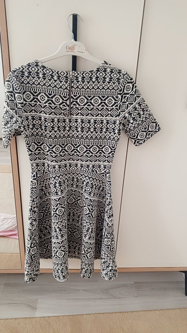 V Yaka Desenli Gri Örgü Midi Elbise - Görsel 2