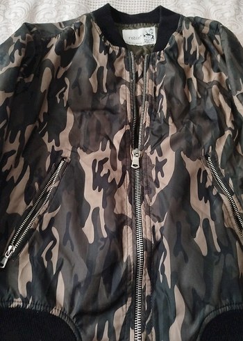 Kadın Kamuflaj Desenli Fermuarlı Ceket - Görsel 3