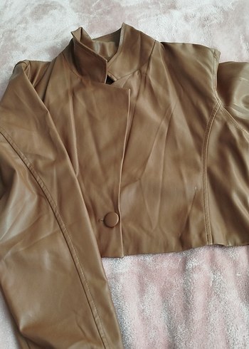 Düğmeli Bej Kadın Deri Ceket - Görsel 3