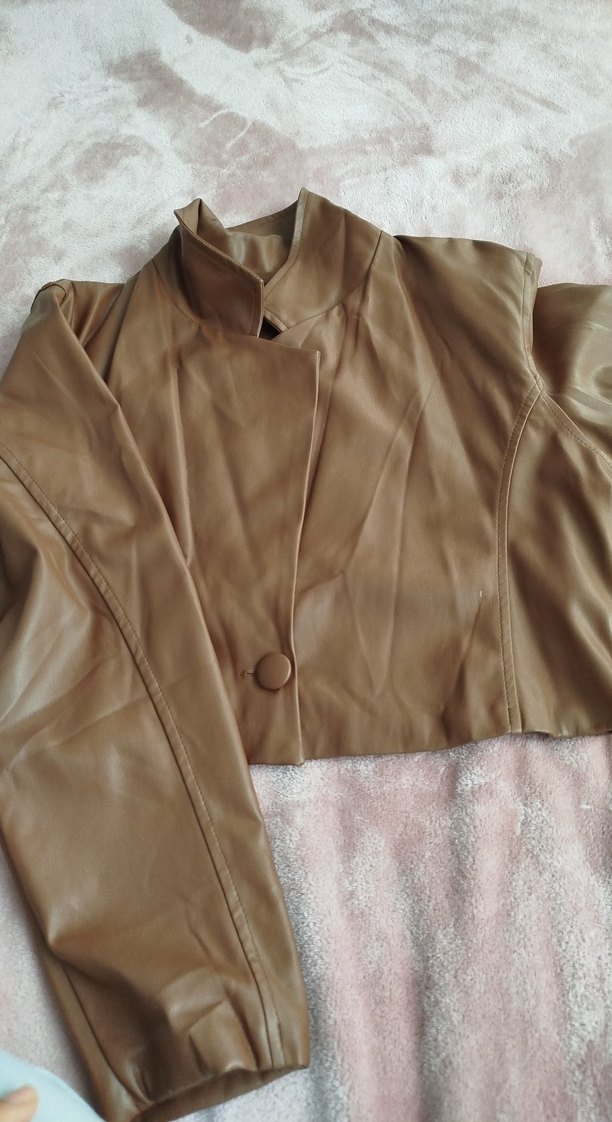 Düğmeli Bej Kadın Deri Ceket - Görsel 3