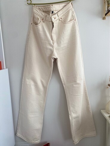 Ekru Wide Leg Jean