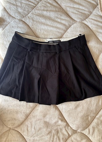 Siyah Pilili Mini Etek