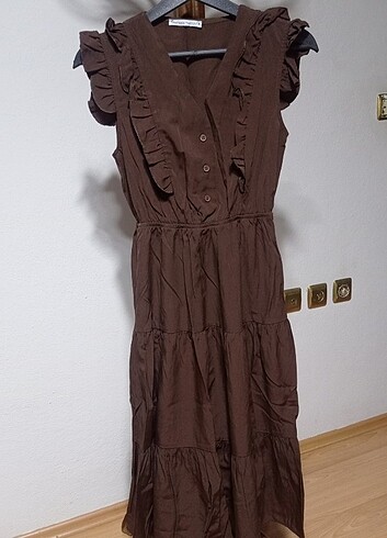 Beli lastikli elbise 