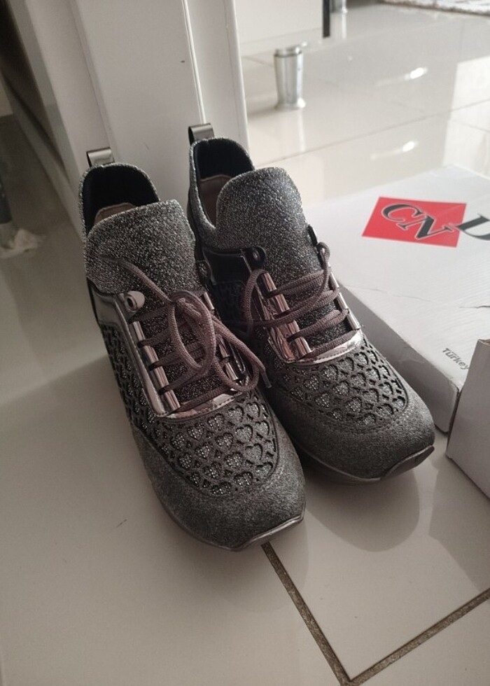 Gizli topuk spor ayakkabı  - Görsel 4