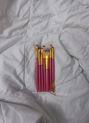 Pembe Makyaj Fırçası